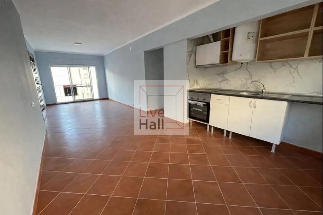 Apartamento T3 para Venda em Agualva e Mira-Sintra Foto 2