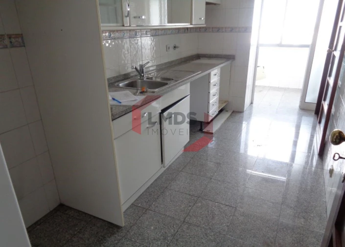 Apartamento T2 para Venda em Rio Tinto Foto 5