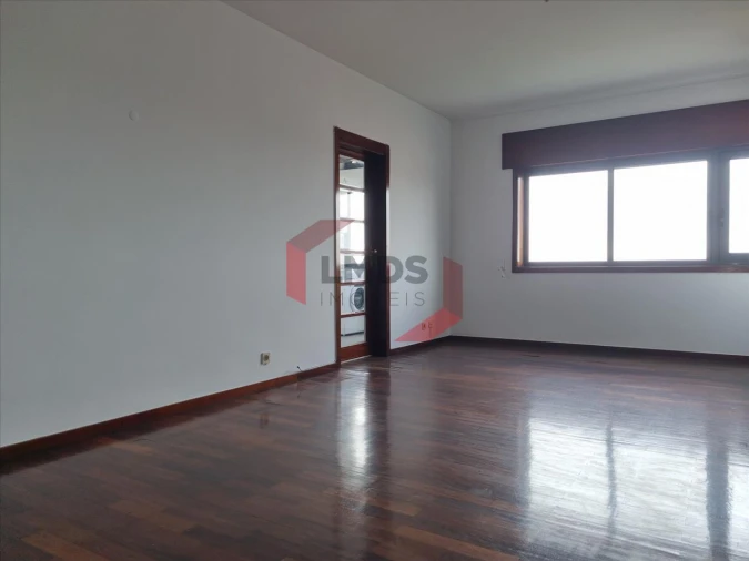 Apartamento T2 para Venda em Rio Tinto Foto 4