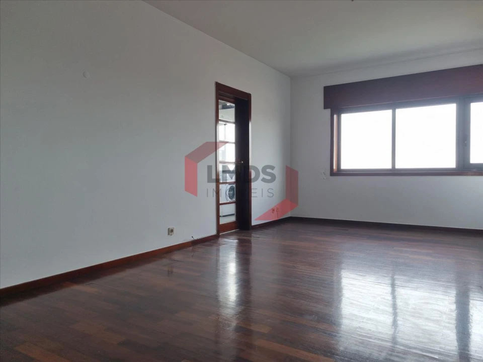 Apartamento T2 para Venda em Rio Tinto Foto 4