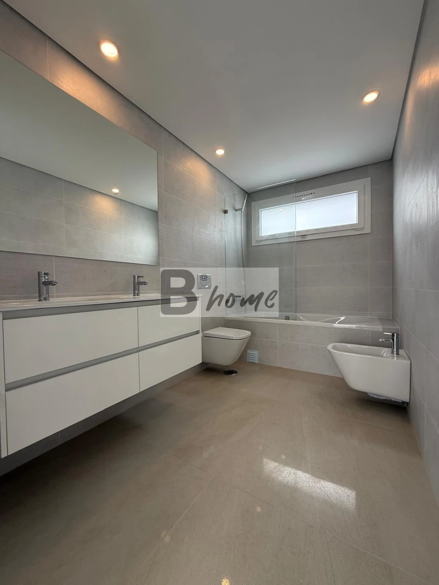 Moradia T4 para Venda em Charneca de Caparica e Sobreda Foto 15