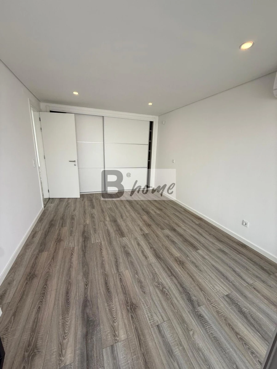 Moradia T4 para Venda em Charneca de Caparica e Sobreda Foto 14