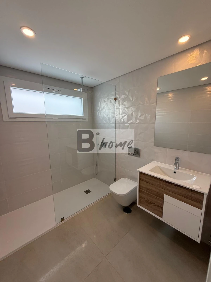 Moradia T4 para Venda em Charneca de Caparica e Sobreda Foto 19