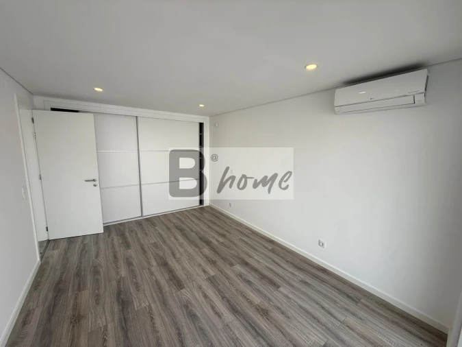 Moradia T4 para Venda em Charneca de Caparica e Sobreda Foto 17