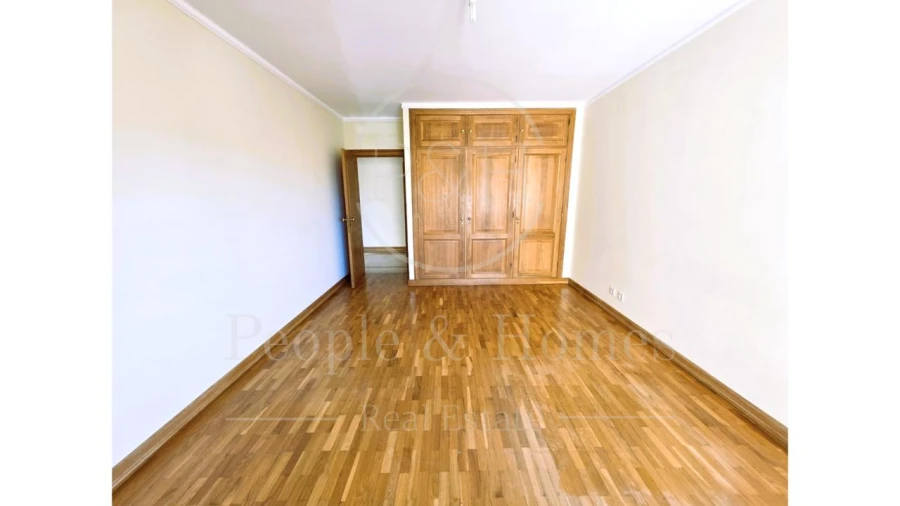 Apartamento T4 para Venda em Cascais e Estoril Foto 29