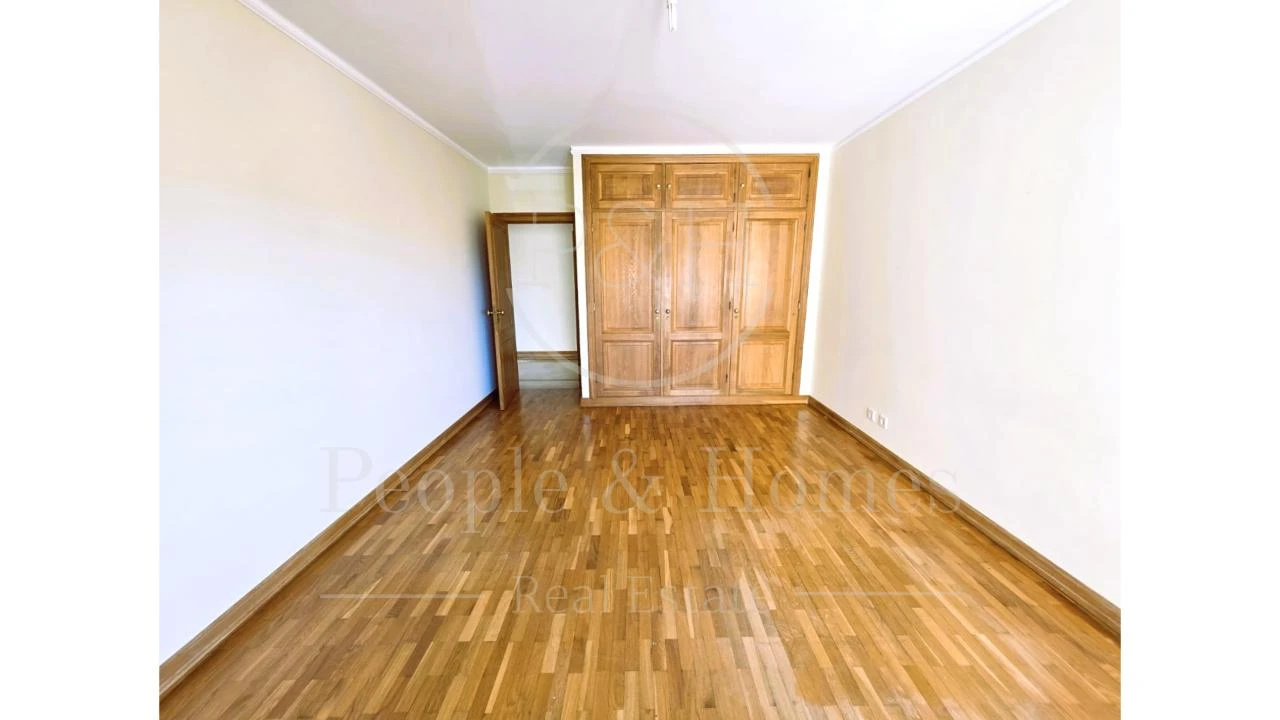 Apartamento T4 para Venda em Cascais e Estoril Foto 29