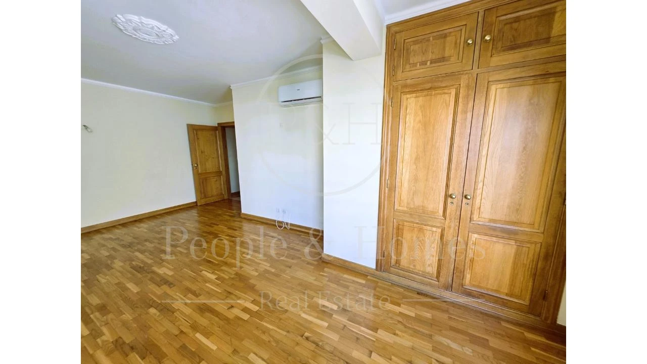 Apartamento T4 para Venda em Cascais e Estoril Foto 36