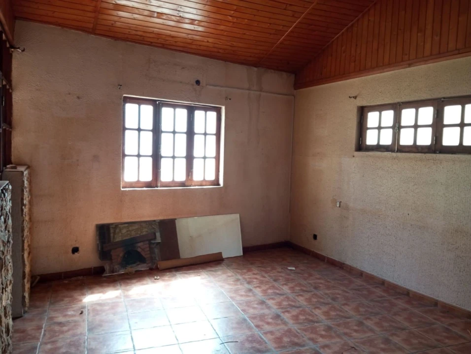 Moradia T2 para Venda em Rio de Couros e Casal dos Bernardos Foto 19