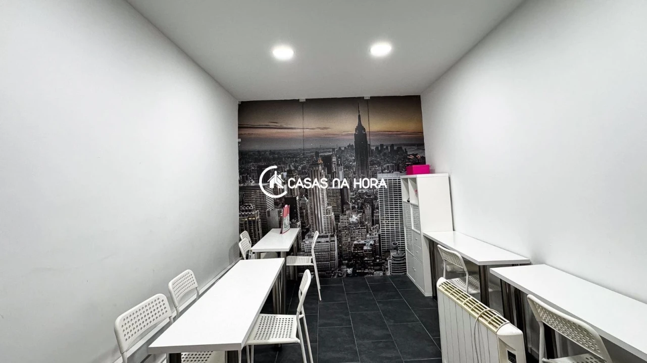 Loja para Arrendamento em Arcozelo Foto 7