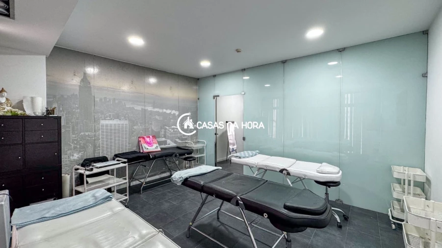 Loja para Arrendamento em Arcozelo Foto 4