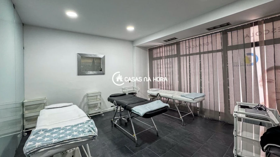 Loja para Arrendamento em Arcozelo Foto 5