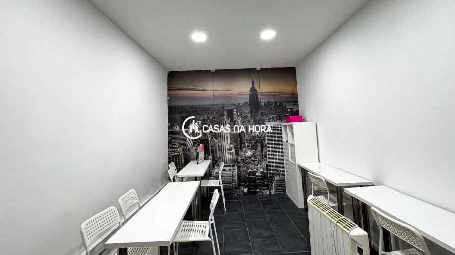 Loja para Arrendamento em Arcozelo Foto 7