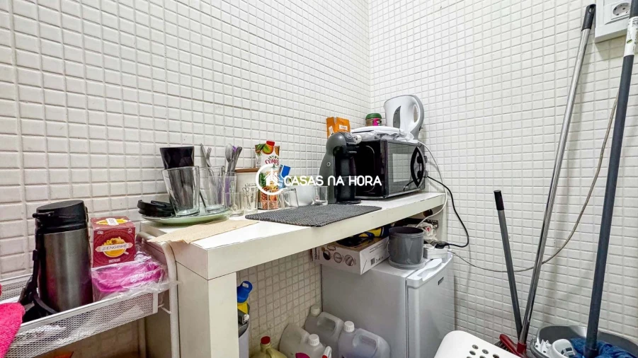 Loja para Arrendamento em Arcozelo Foto 12