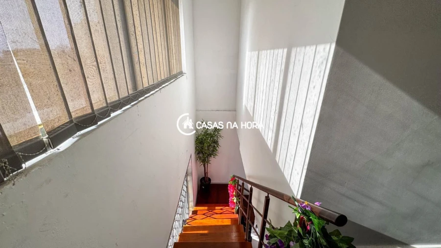 Loja para Arrendamento em Arcozelo Foto 16