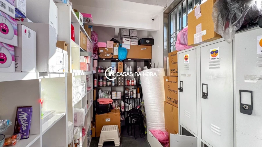 Loja para Arrendamento em Arcozelo Foto 19