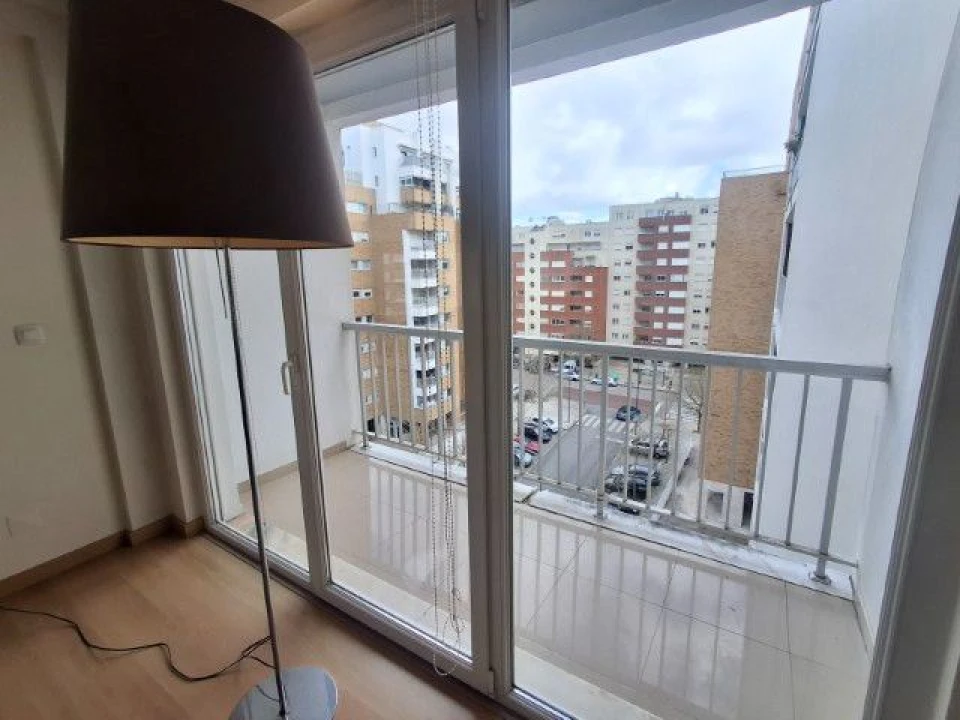 Apartamento T1 para Arrendamento em Lumiar Foto 5