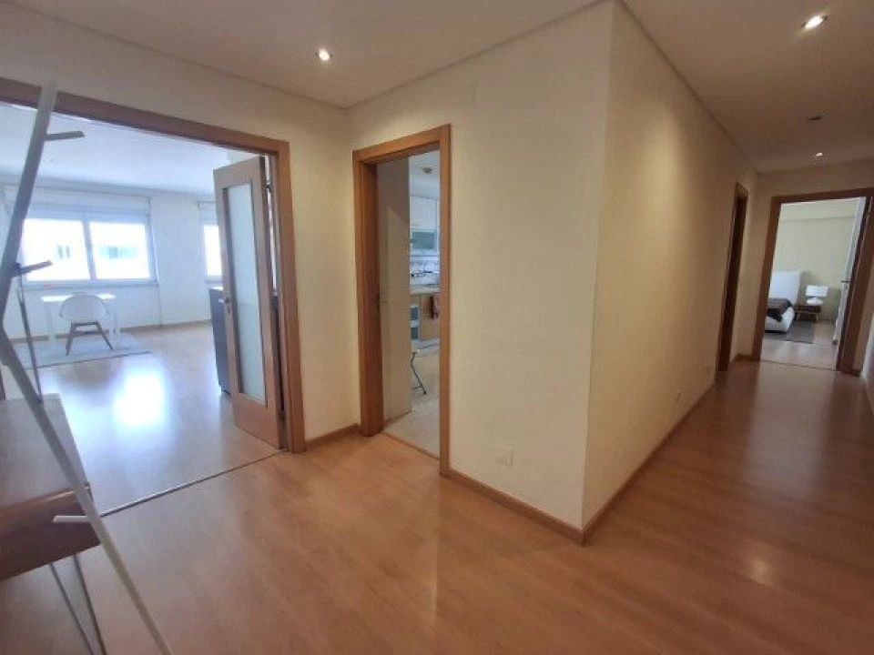 Apartamento T1 para Arrendamento em Lumiar Foto 9