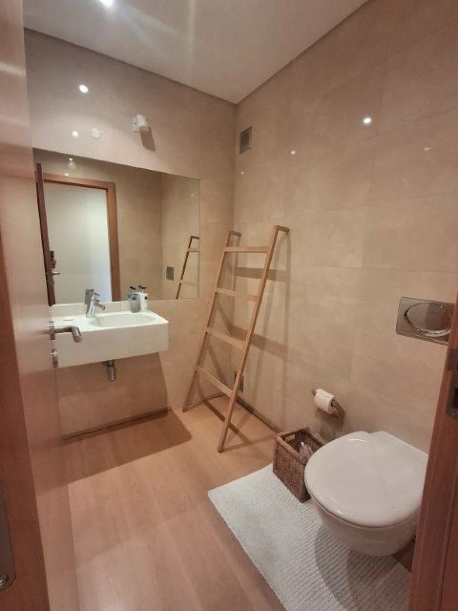 Apartamento T1 para Arrendamento em Lumiar Foto 11