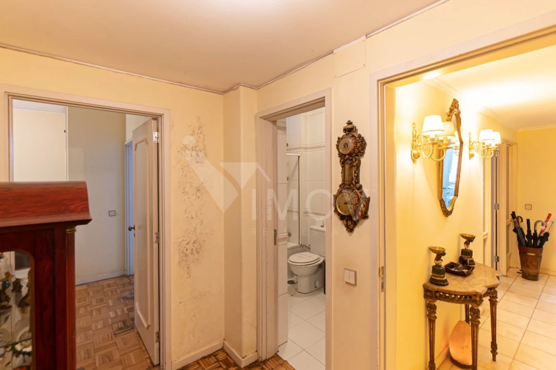 Apartamento T4 para Venda em Lordelo do Ouro e Massarelos Foto 29