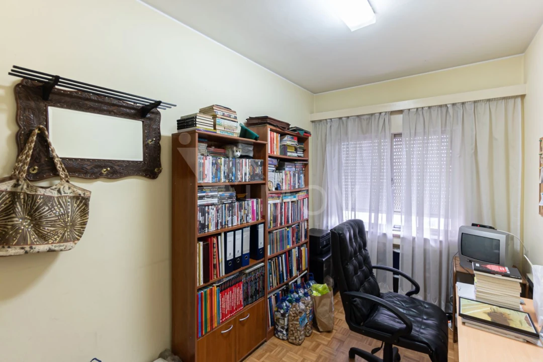 Apartamento T4 para Venda em Lordelo do Ouro e Massarelos Foto 11