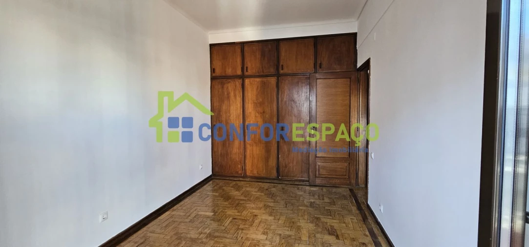 Apartamento T1 para Arrendamento em Castelo Branco Foto 8
