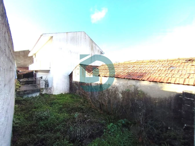 Moradia T2 para Venda em Arvore Foto 4