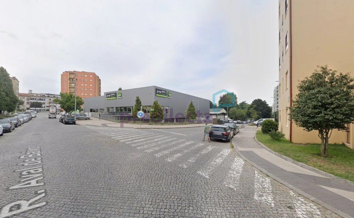 Apartamento T2 para Arrendamento em Paranhos Foto 10