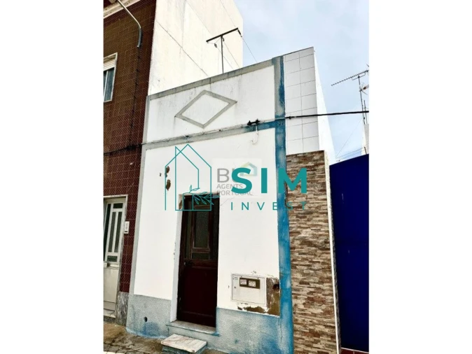 Moradia T2 para Venda em Santa Luzia Foto 3