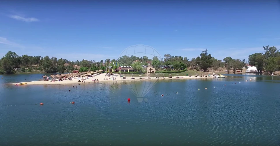 Moradia T2 para Venda em Corte do Pinto Foto 32