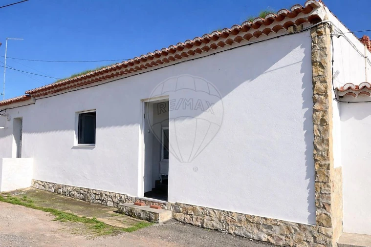 Moradia T2 para Venda em Corte do Pinto Foto 12