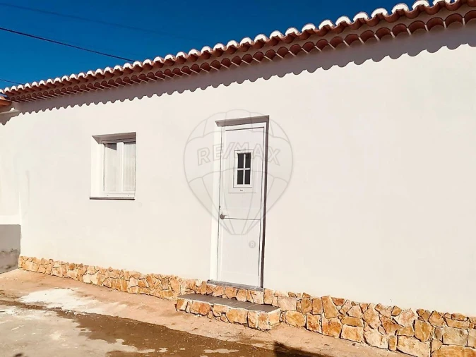 Moradia T2 para Venda em Corte do Pinto Foto 10