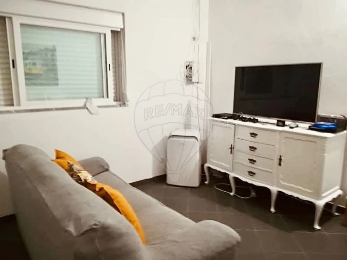 Moradia T2 para Venda em Corte do Pinto Foto 5