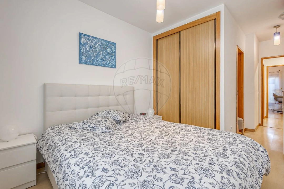 Apartamento T3 para Venda em Vilar de Andorinho Foto 12