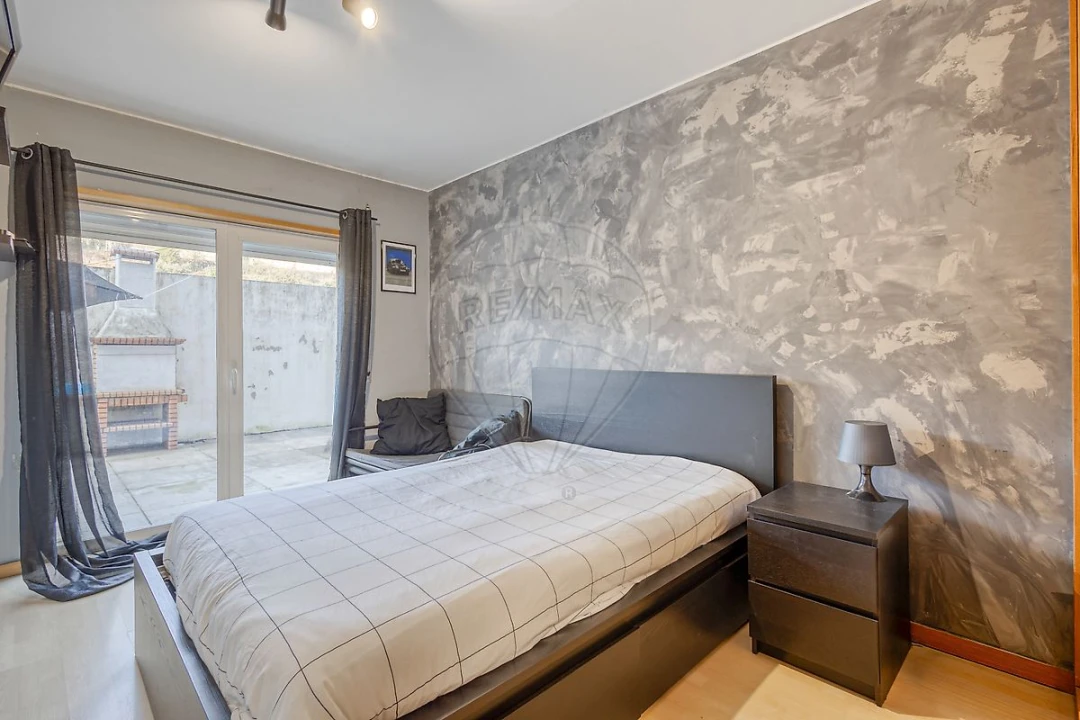 Apartamento T3 para Venda em Vilar de Andorinho Foto 16