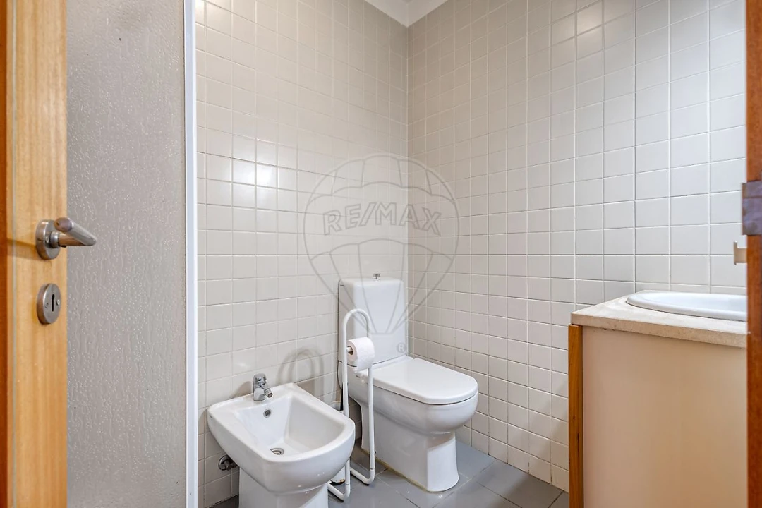 Apartamento T3 para Venda em Vilar de Andorinho Foto 14