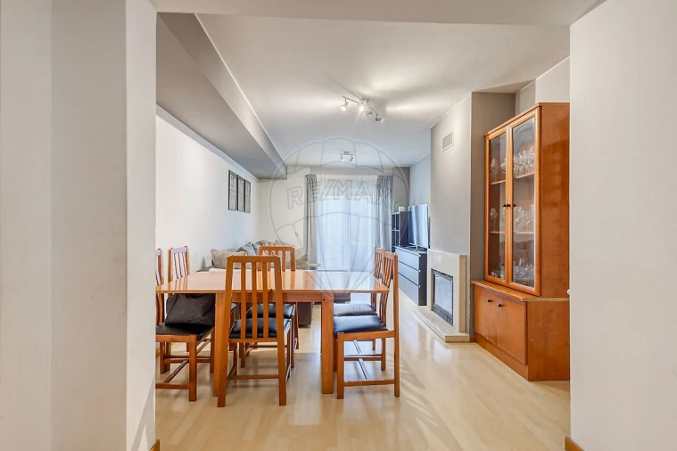 Apartamento T3 para Venda em Vilar de Andorinho Foto 5