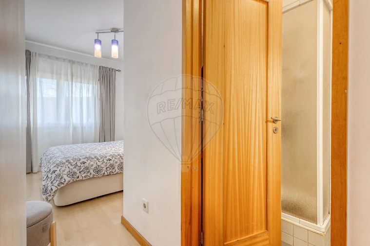 Apartamento T3 para Venda em Vilar de Andorinho Foto 13