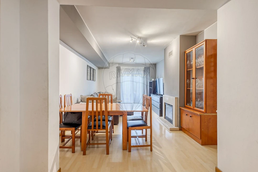 Apartamento T3 para Venda em Vilar de Andorinho Foto 5