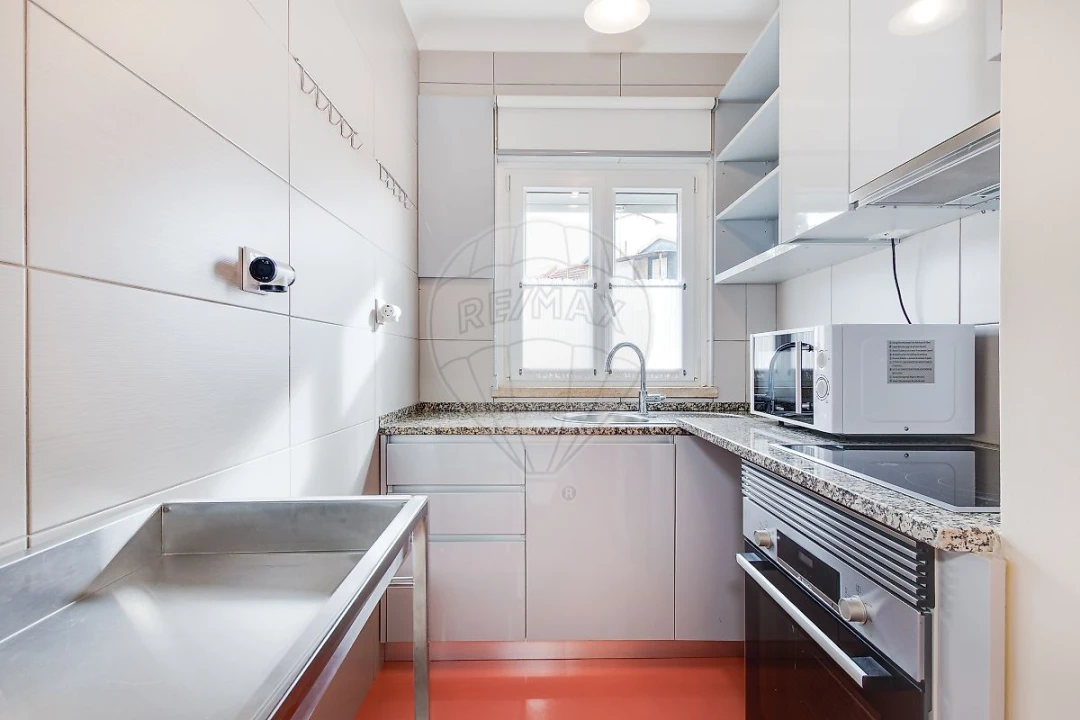 Apartamento T1 para Arrendamento em Misericórdia Foto 8