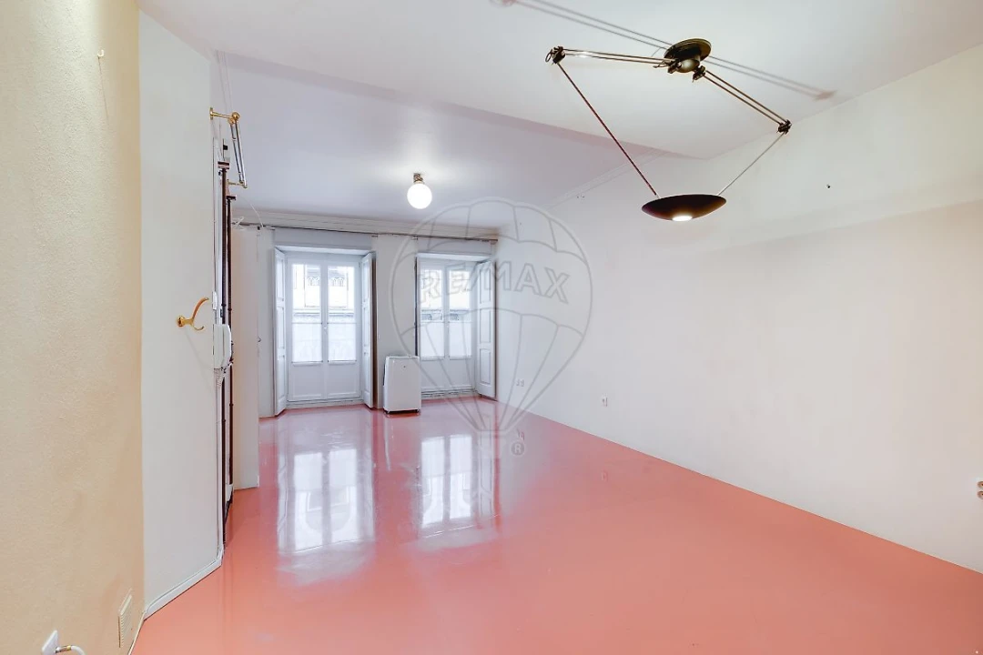 Apartamento T1 para Arrendamento em Misericórdia Foto 4