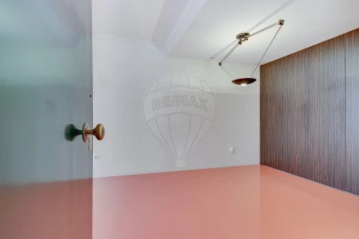 Apartamento T1 para Arrendamento em Misericórdia
