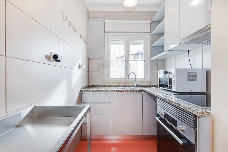 Apartamento T1 para Arrendamento em Misericórdia Foto 8