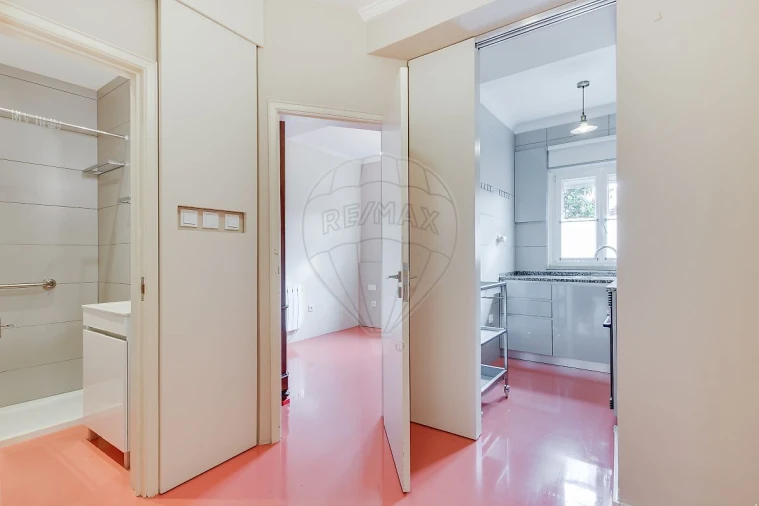 Apartamento T1 para Arrendamento em Misericórdia Foto 7