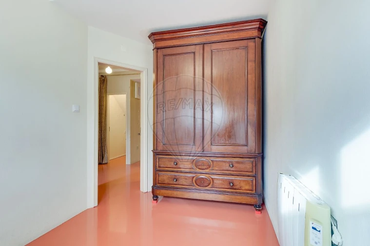Apartamento T1 para Arrendamento em Misericórdia Foto 9