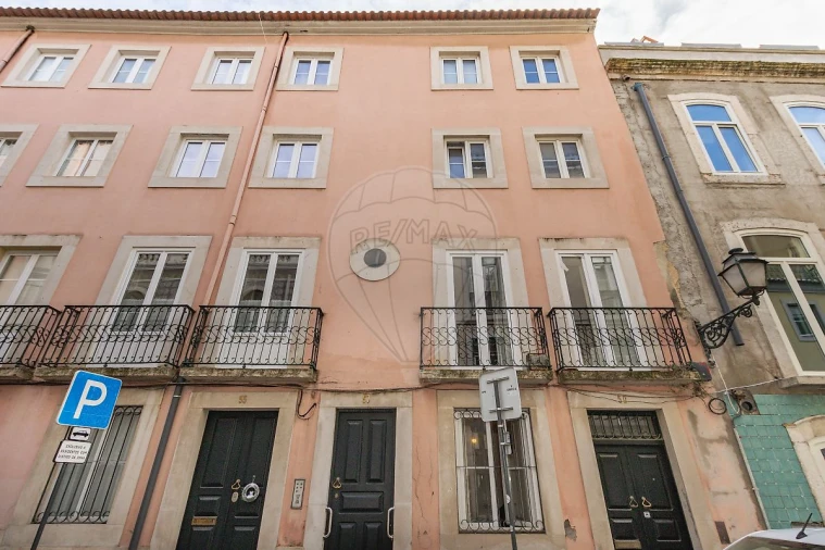 Apartamento T1 para Arrendamento em Misericórdia Foto 20