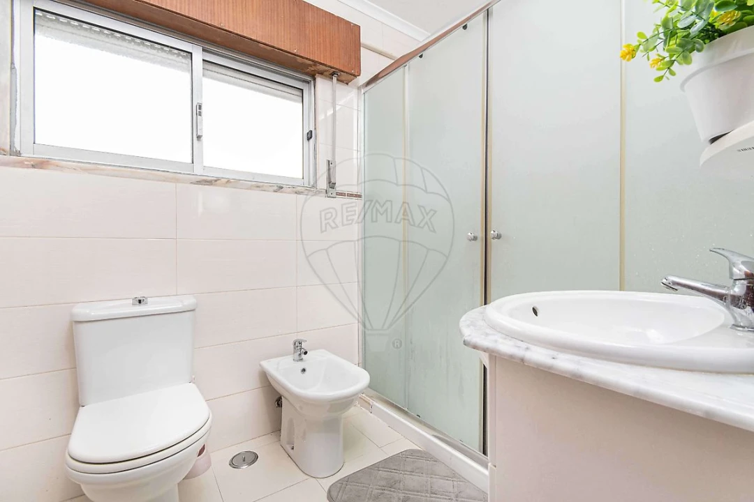 Apartamento T3 para Venda em Carregado e Cadafais Foto 9