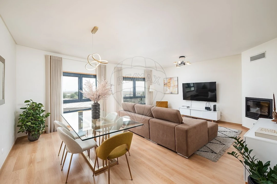 Apartamento T4 para Venda em Póvoa de Santa Iria e Forte da Casa Foto 1