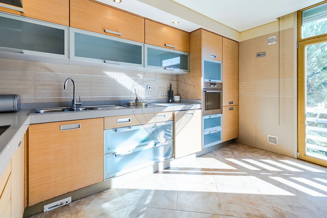 Apartamento T3 para Arrendamento em Vialonga Foto 8