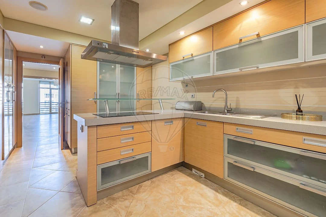 Apartamento T3 para Arrendamento em Vialonga Foto 9