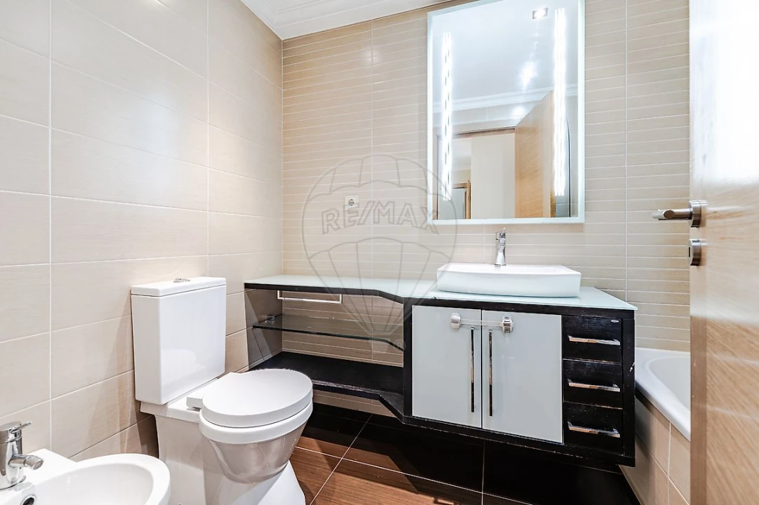 Apartamento T3 para Arrendamento em Vialonga Foto 27